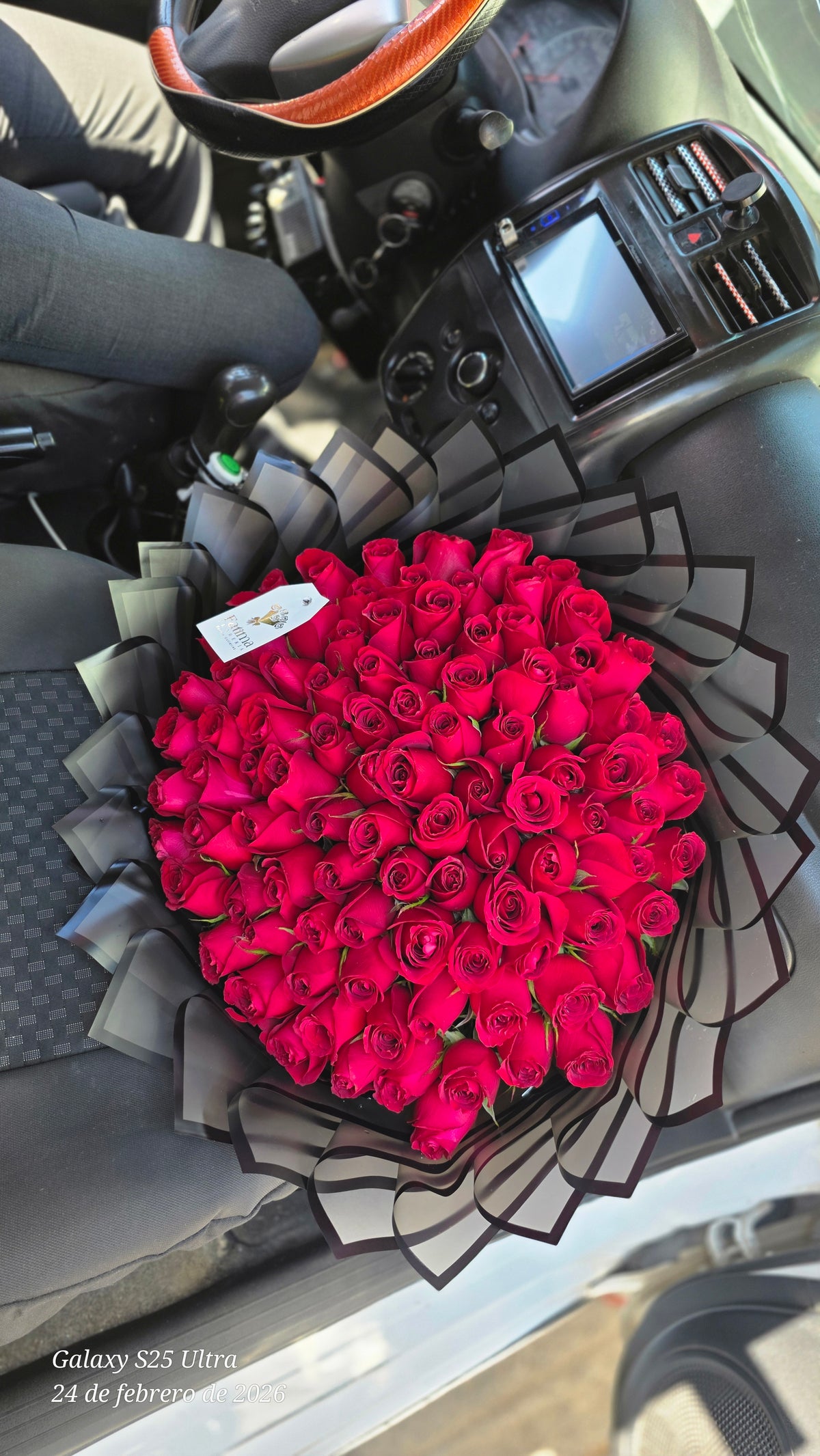 Ramo de 100  rosas