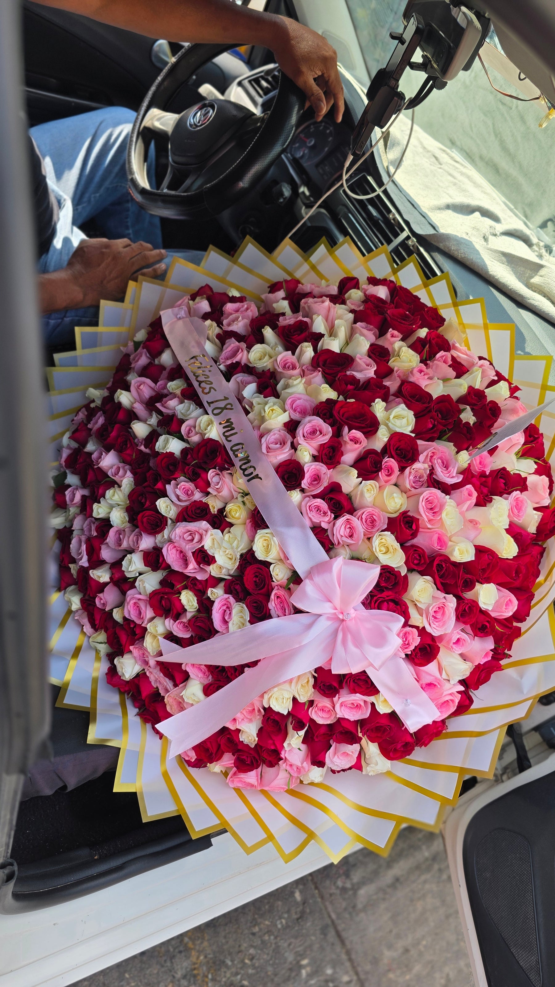 RAMOS BUCHONES DE 500 ROSAS