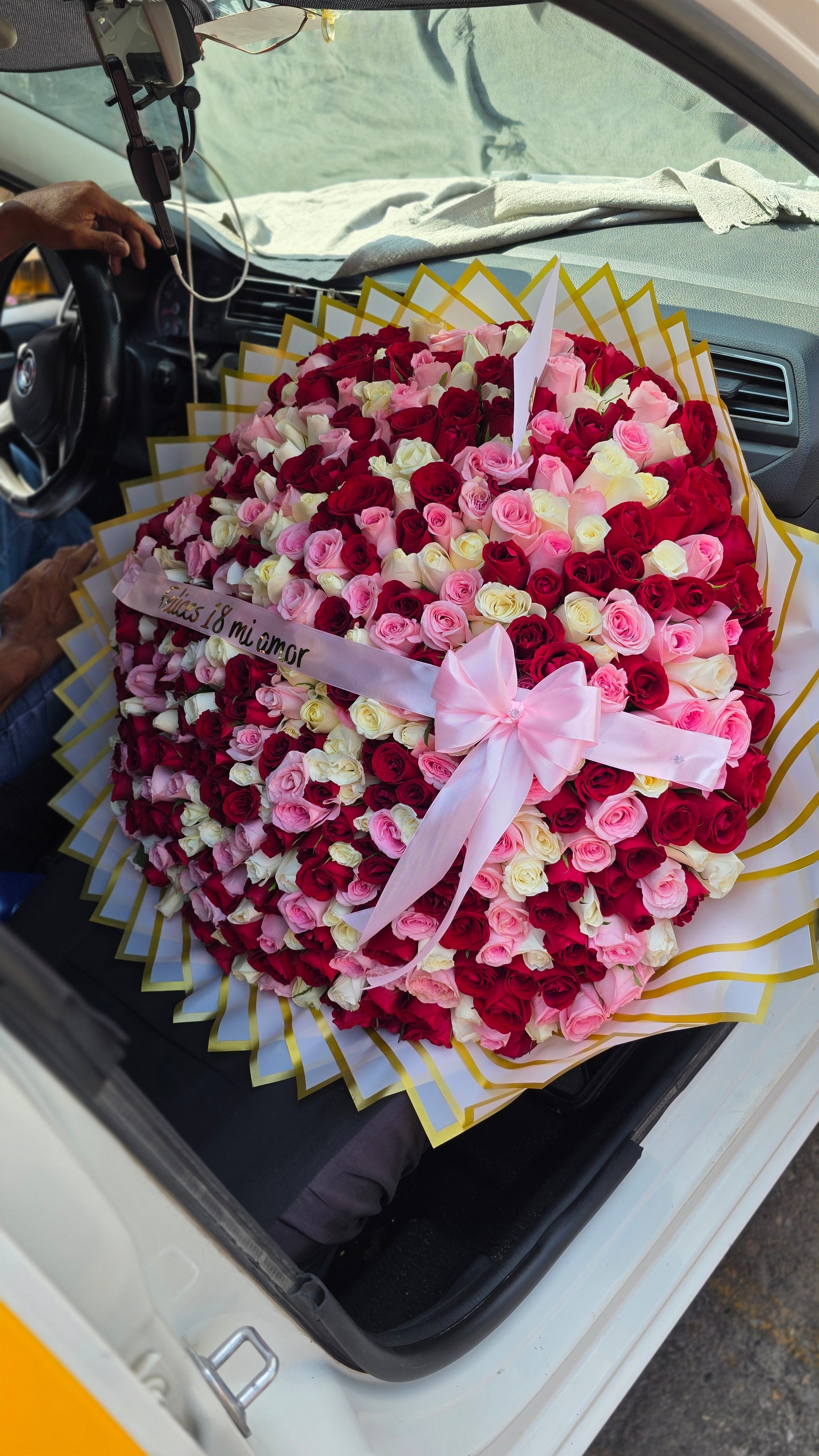 RAMOS BUCHONES DE 500 ROSAS